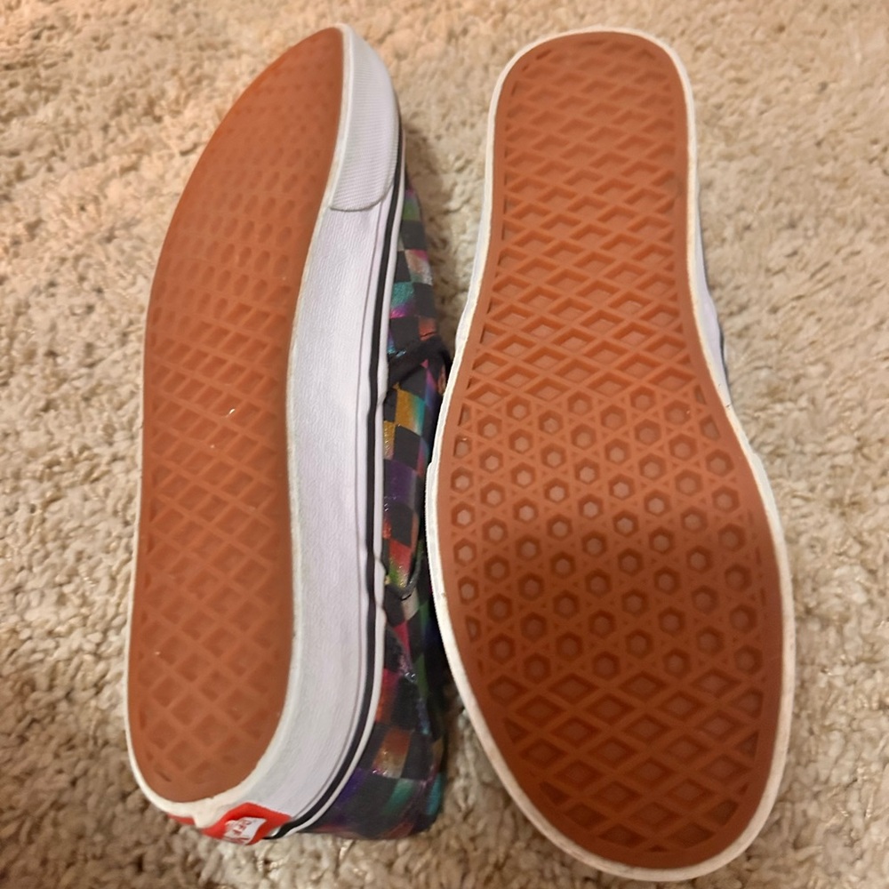 Size 9 men’s Vans like new. - Picture 3 of 3
